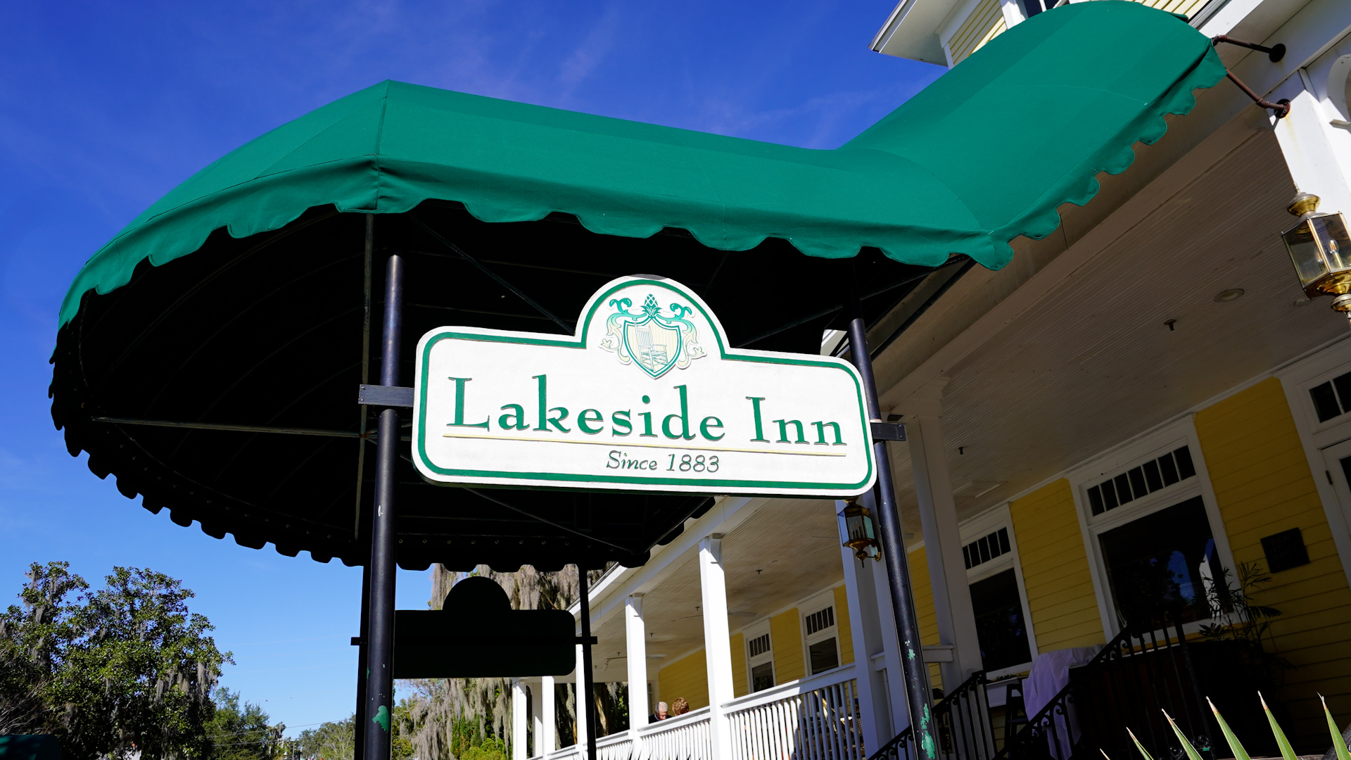 Lakeside Inn