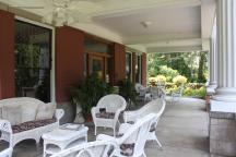 Herlong Mansion, veranda